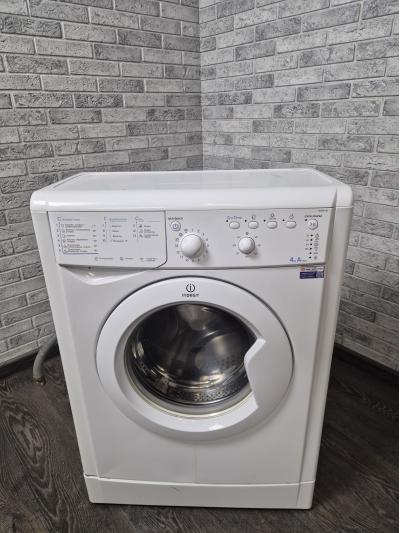 Стиральная машина Indesit IWUB 4105 